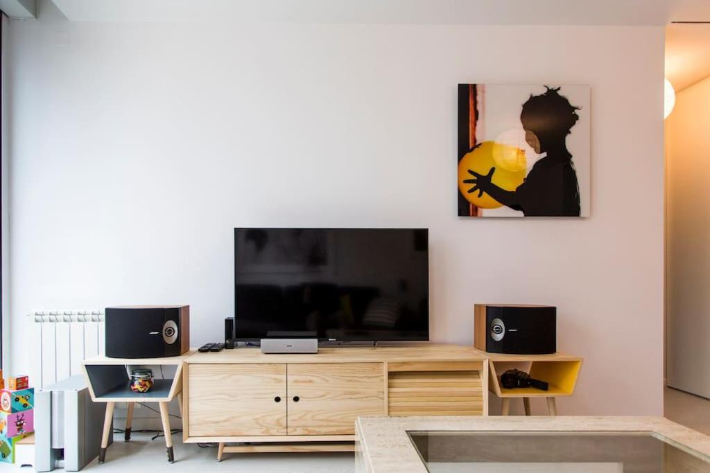 Art /design & Pool Apartment Angeles