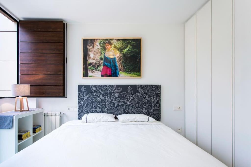 Apartment Art /design & Pool Angeles